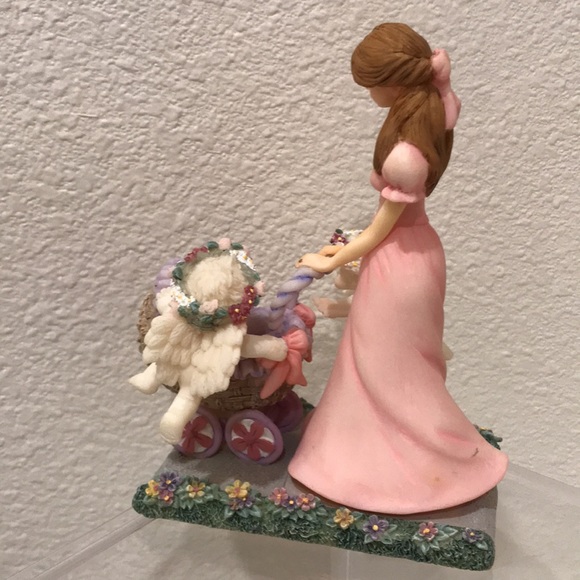 Vintage - A Stroll In The Park - Figurine - Kristin Hackett - Retired 1997 - $35 - Picture 3 of 15